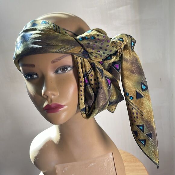 Elegant Gold and Purple Unbranded Scarf - Picture 8 of 8